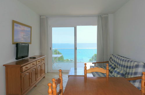 Photo 3 - 2 bedroom Apartment in Mont-roig del Camp with swimming pool and garden