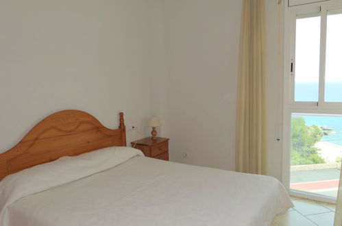 Foto 4 - Appartamento con 2 camere da letto a Mont-roig del Camp con piscina e vista mare