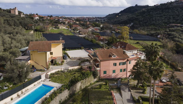 Apartamento de 3 quartos em Diano Castello com piscina e jardim - Foto 2