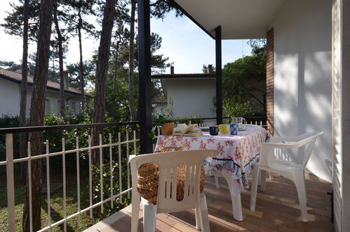 Foto 2 - Casa con 3 camere da letto a Lignano Sabbiadoro con terrazza e vista mare