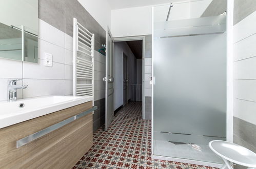 Foto 5 - Casa de 2 quartos em Noves com piscina privada e jardim