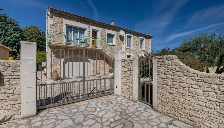 Photo 1 - Maison de 2 chambres à Noves avec piscine privée et jardin