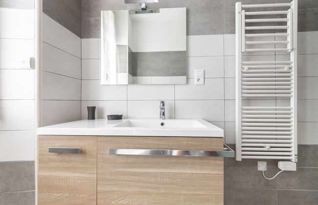 Casa de 3 quartos em Noves com piscina privada e jardim - Foto 15