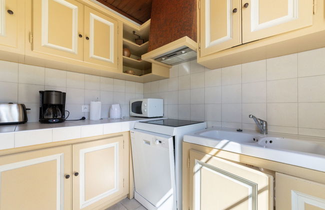 Casa de 3 quartos em Noves com piscina privada e jardim - Foto 6