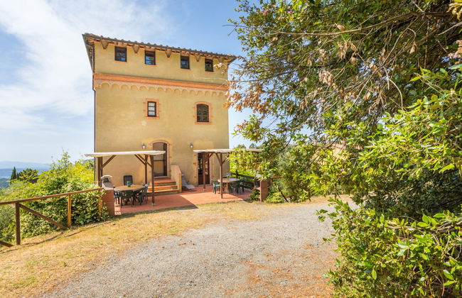 3 bedroom Apartment in Riparbella with swimming pool and garden - Photo 5