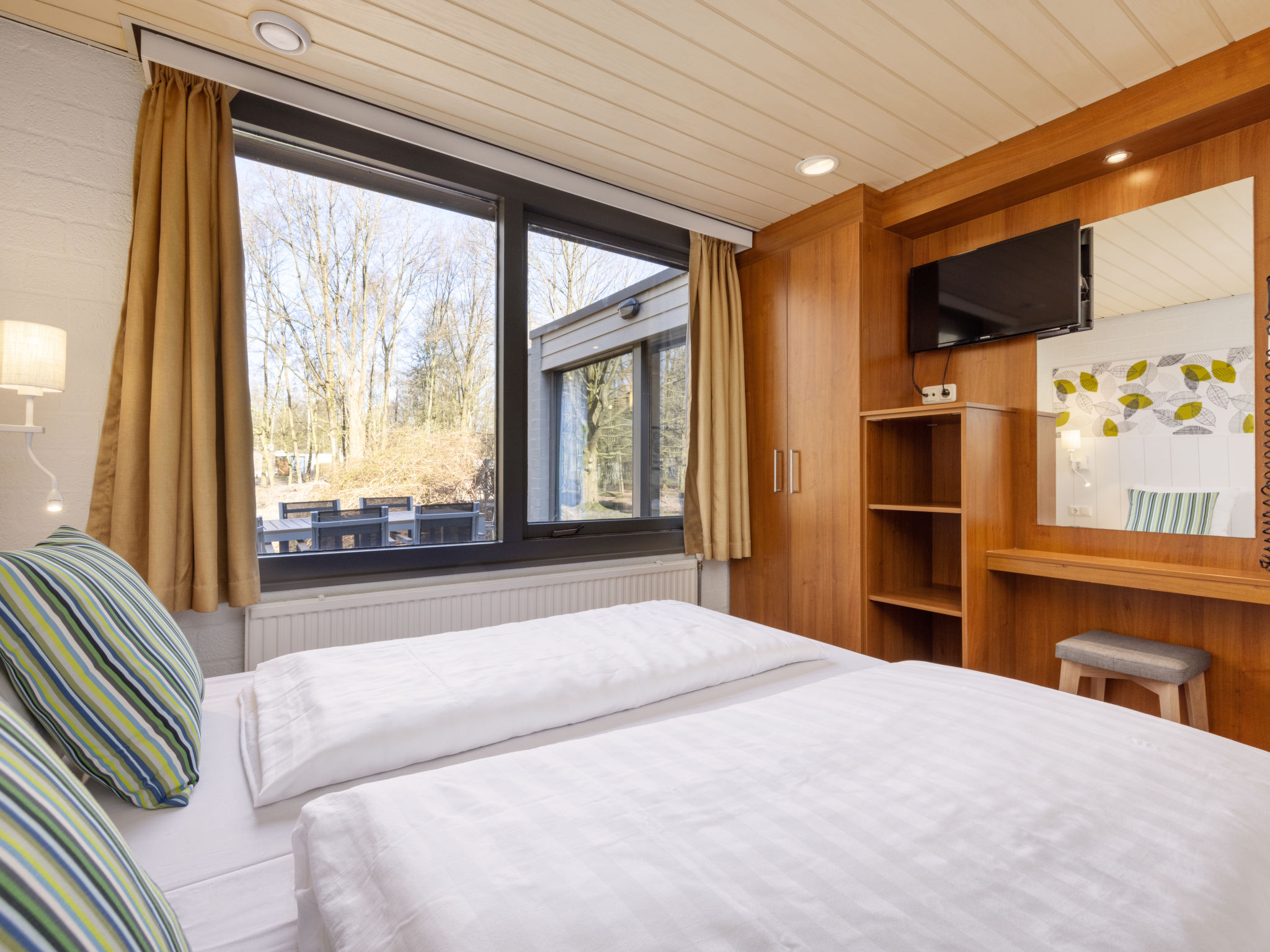 Foto 4 - Casa con 4 camere da letto a Zeewolde con piscina e terrazza