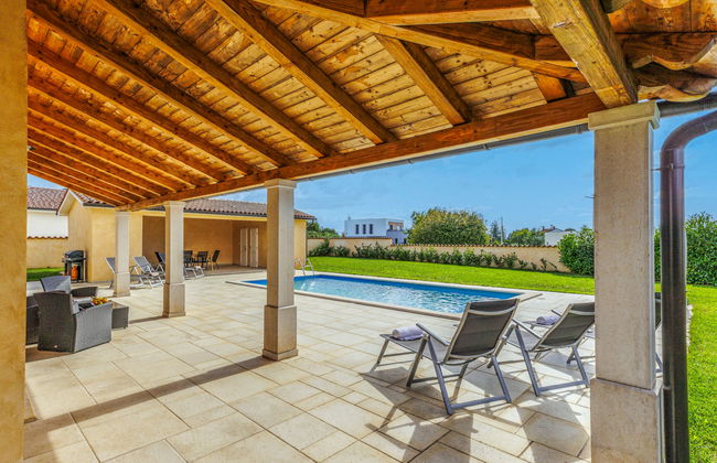 Casa de 4 quartos em Svetvinčenat com piscina privada e jardim - Foto 16