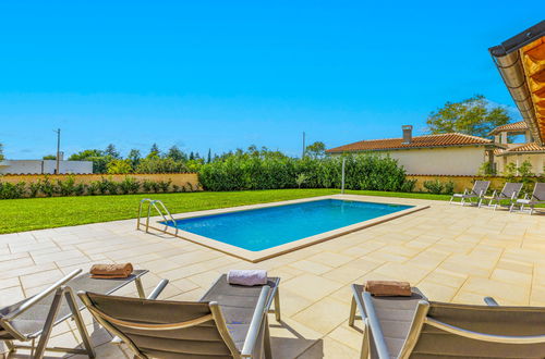 Photo 12 - Maison de 3 chambres à Svetvinčenat avec piscine privée et jardin