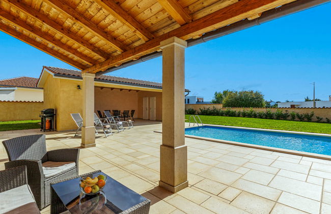 Casa de 4 quartos em Svetvinčenat com piscina privada e jardim - Foto 26