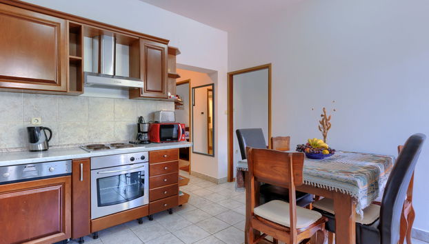 3 bedroom Apartment in Ližnjan with swimming pool and garden - Photo 3