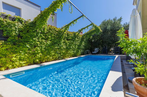 Photo 33 - Appartement de 2 chambres à Ližnjan avec piscine et jardin