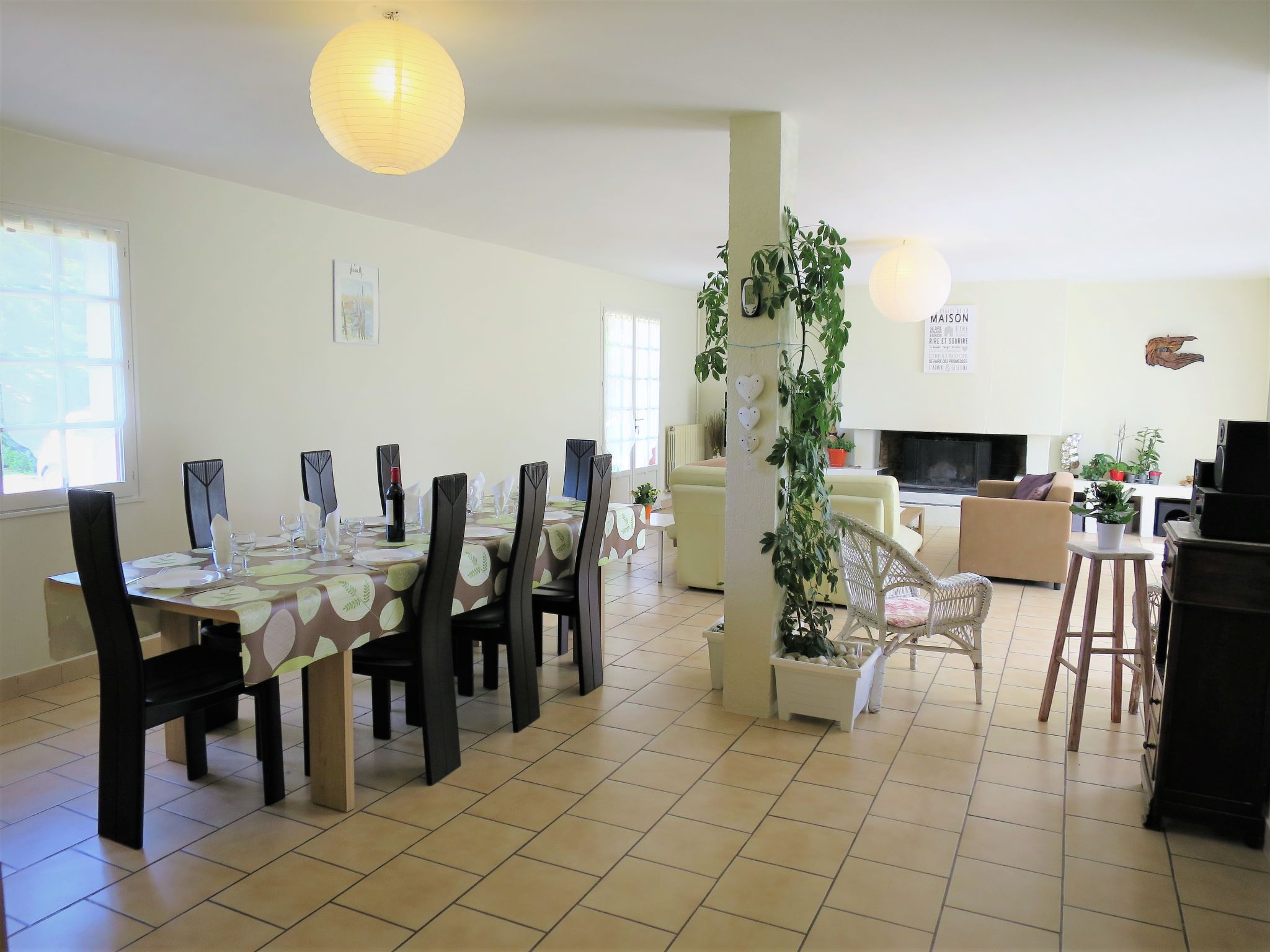 Photo 11 - Maison de 2 chambres à Gaillan-en-Médoc avec piscine privée et jardin