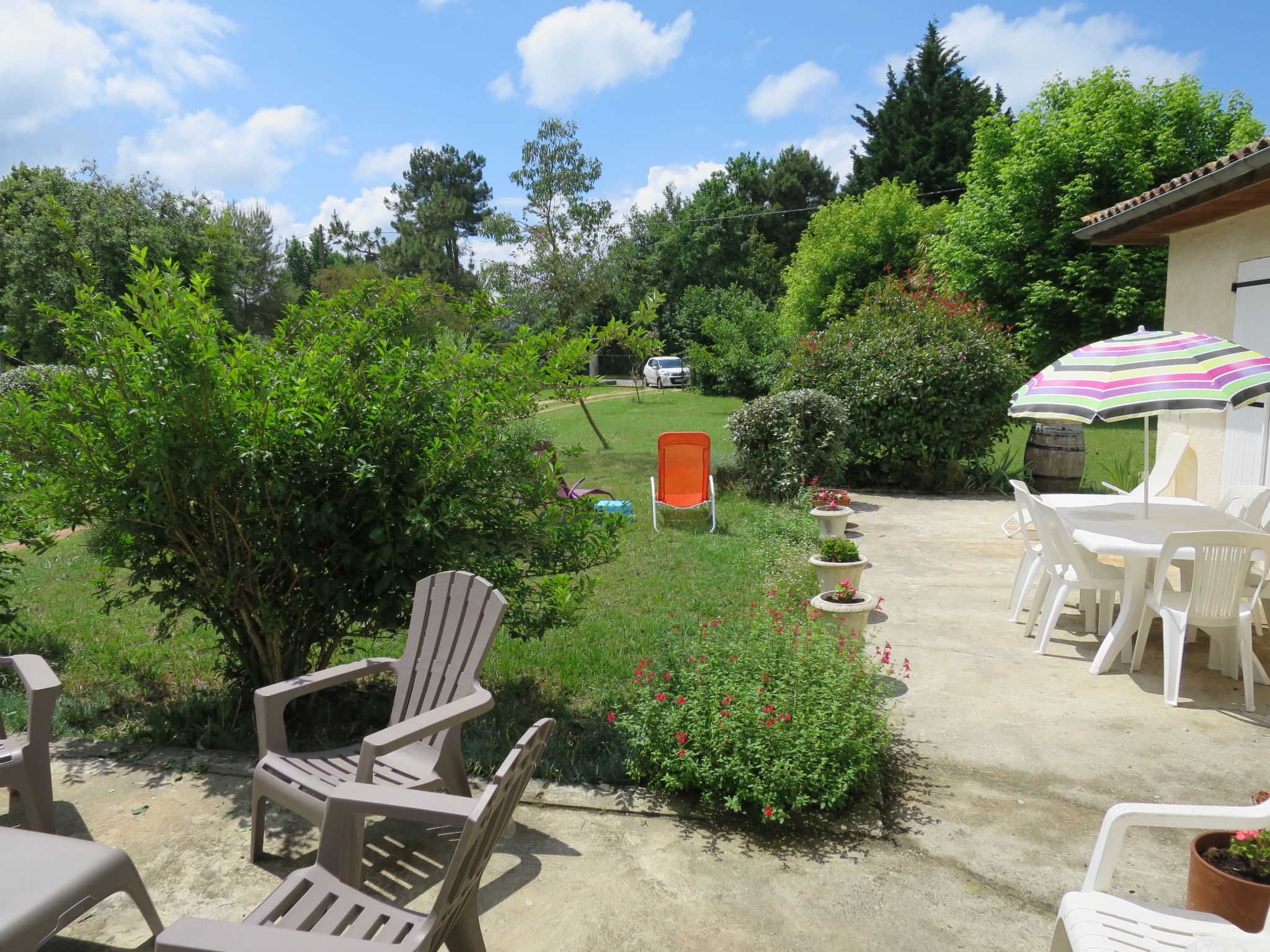 Photo 22 - Maison de 2 chambres à Gaillan-en-Médoc avec piscine privée et jardin