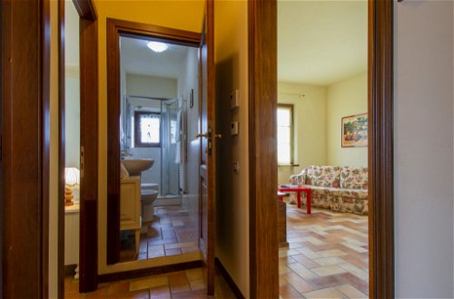 Foto 18 - Apartment mit 2 Schlafzimmern in Cerreto Guidi mit schwimmbad und garten