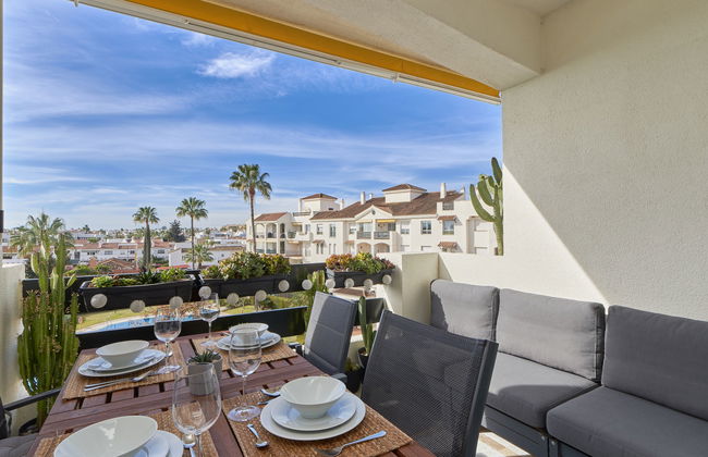 3 bedroom Apartment in Marbella with swimming pool and garden - Photo 2