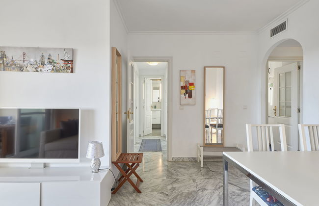 3 bedroom Apartment in Marbella with swimming pool and garden - Photo 9