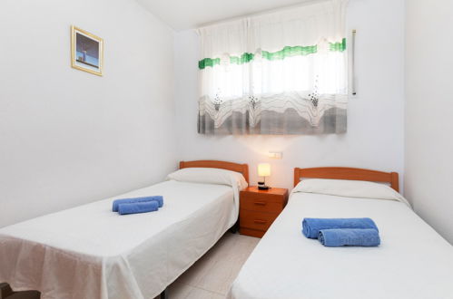Foto 12 - Apartment mit 2 Schlafzimmern in Mont-roig del Camp mit schwimmbad und blick aufs meer