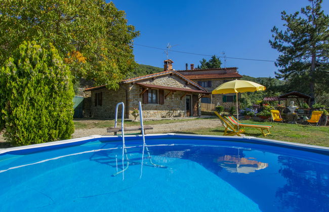 Casa de 3 quartos em Dicomano com piscina privada e jardim - Foto 1
