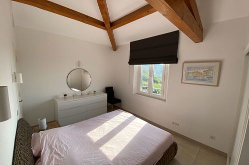 Foto 12 - Casa con 4 camere da letto a Grimaud con piscina privata e vista mare