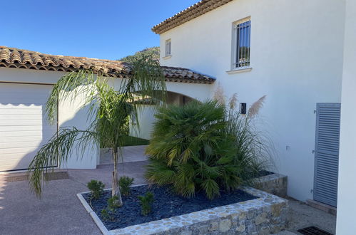 Photo 24 - Maison de 4 chambres à Grimaud avec piscine privée et vues à la mer