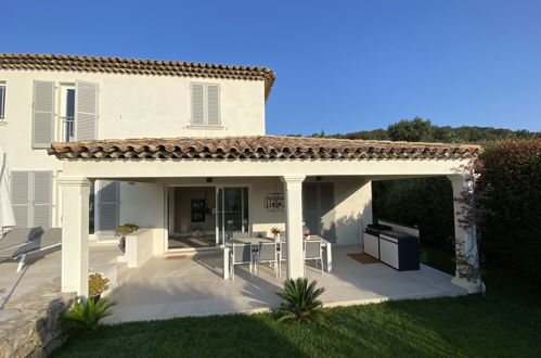 Foto 30 - Casa con 4 camere da letto a Grimaud con piscina privata e vista mare