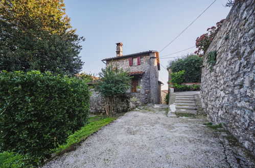 Photo 2 - Appartement de 2 chambres à Pescaglia avec jardin et terrasse