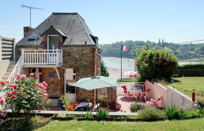 3 bedroom Apartment in Saint-Cast-le-Guildo with garden and terrace - Photo 1
