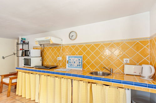Foto 8 - Apartment mit 2 Schlafzimmern in Lambesc mit schwimmbad und garten