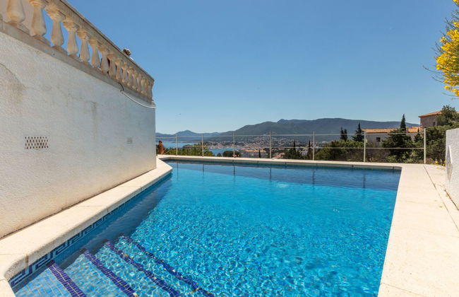 Casa de 7 quartos em Llançà com piscina privada e jardim - Foto 35