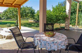 Photo 2 - Maison de 1 chambre à Privlaka avec jardin et terrasse