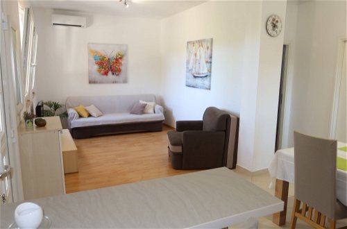 Foto 12 - Haus mit 1 Schlafzimmer in Privlaka mit garten und terrasse