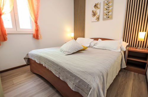 Photo 12 - 2 bedroom Apartment in Okrug with swimming pool and garden