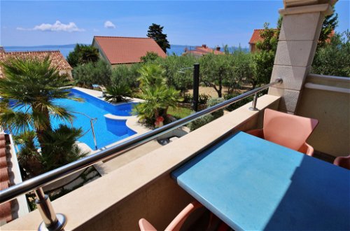 Foto 35 - Apartamento de 2 quartos em Okrug com piscina e vistas do mar