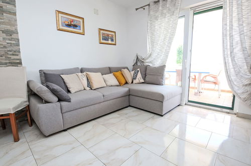 Photo 8 - 2 bedroom Apartment in Okrug with swimming pool and garden