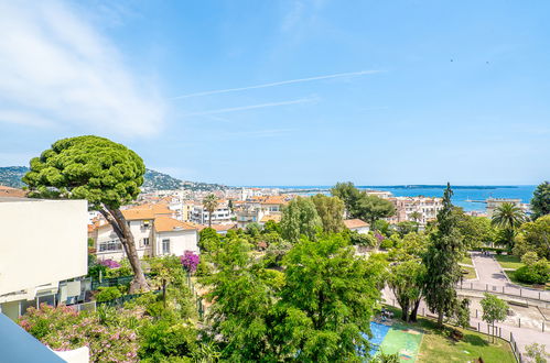 Foto 19 - Appartamento con 2 camere da letto a Cannes con piscina e vista mare