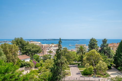 Foto 20 - Appartamento con 2 camere da letto a Cannes con piscina e vista mare