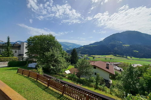 Foto 10 - Apartamento de 3 quartos em Kirchberg in Tirol com vista para a montanha