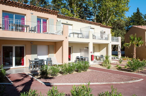 Foto 3 - Apartamento de 2 quartos em Grimaud com piscina e vistas do mar