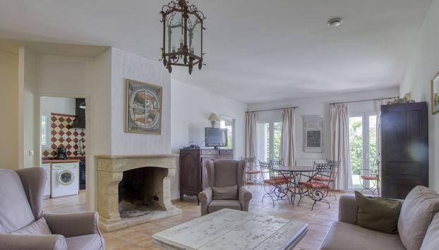 4 bedroom House in La Cadière-d'Azur with private pool and garden - Photo 2