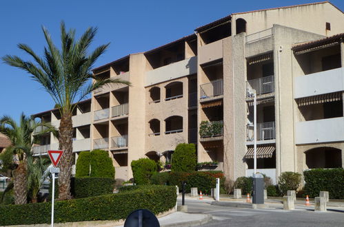 Foto 14 - Apartamento en Saint-Cyr-sur-Mer con terraza y vistas al mar