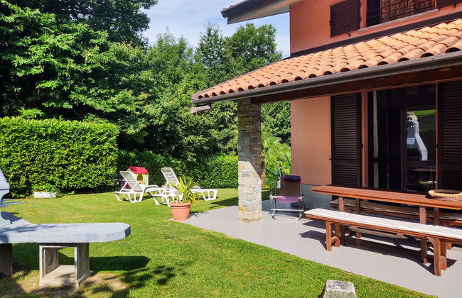 3 bedroom House in Colico with swimming pool and garden - Photo 32