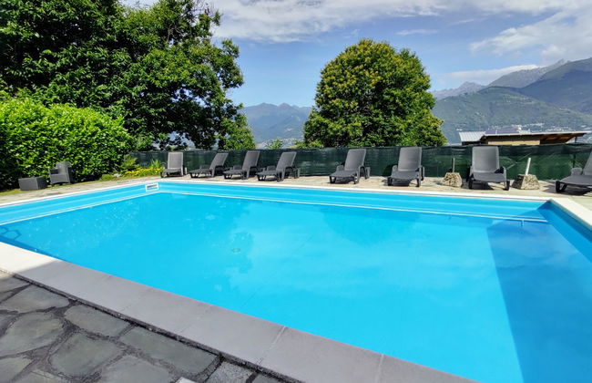 3 bedroom House in Colico with swimming pool and garden - Photo 32