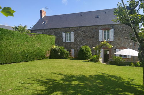 Foto 1 - Casa con 4 camere da letto a Saint-Maurice-en-Cotentin con giardino e terrazza