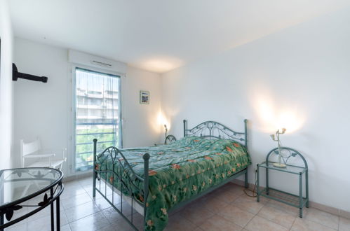 Foto 11 - Appartamento con 1 camera da letto a Cavalaire-sur-Mer con terrazza