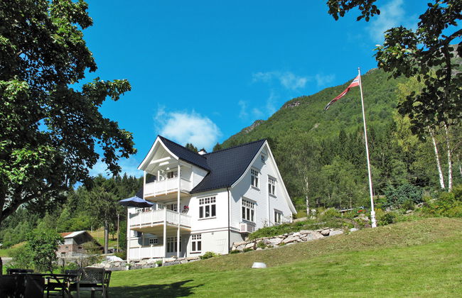 Casa de 5 quartos em Balestrand com jardim e terraço - Foto 6