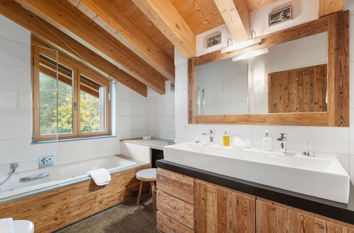 Foto 5 - Appartamento con 6 camere da letto a Zermatt con sauna e vasca idromassaggio