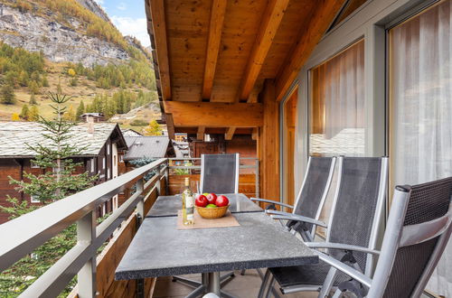 Foto 59 - Appartamento con 6 camere da letto a Zermatt con sauna e vasca idromassaggio