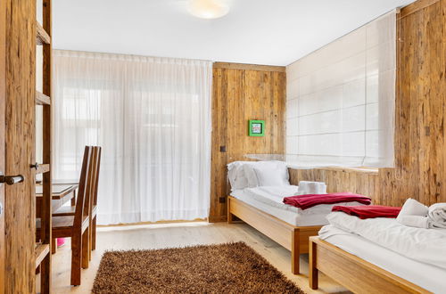 Foto 44 - Appartamento con 6 camere da letto a Zermatt con sauna e vasca idromassaggio