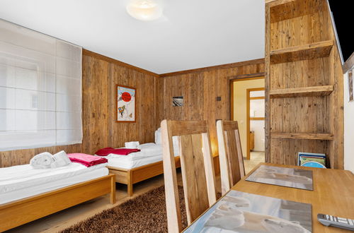 Foto 48 - Appartamento con 6 camere da letto a Zermatt con sauna e vasca idromassaggio