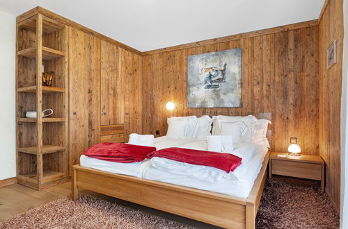 Foto 42 - Appartamento con 6 camere da letto a Zermatt con sauna e vasca idromassaggio